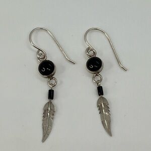 Vtg Navajo 925 sterling silver & Onyx Feather Dangle Hook Post Earrings